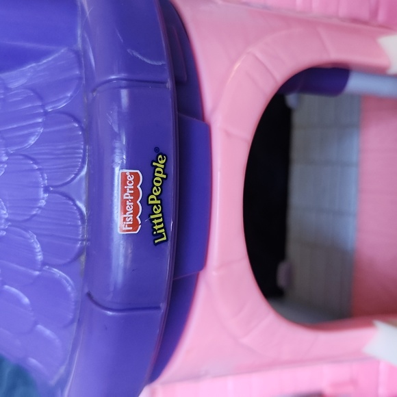 Vintage Fisher-Price Little People Castle - Picture 2 of 9